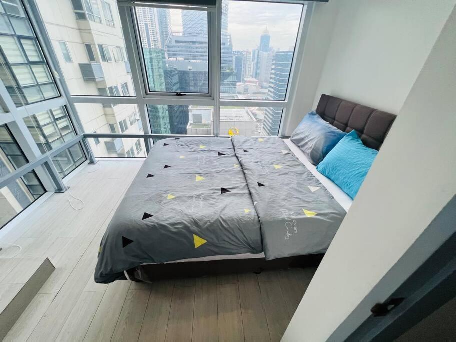 Pool X City View 2 Bed Room Loft With Wifi & Netflix Manila Exterior photo