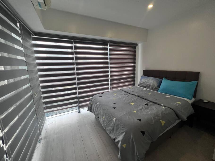 Pool X City View 2 Bed Room Loft With Wifi & Netflix Manila Exterior photo