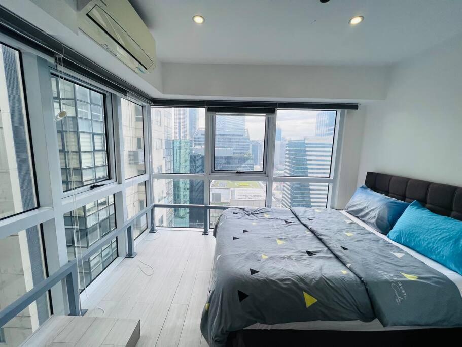 Pool X City View 2 Bed Room Loft With Wifi & Netflix Manila Exterior photo