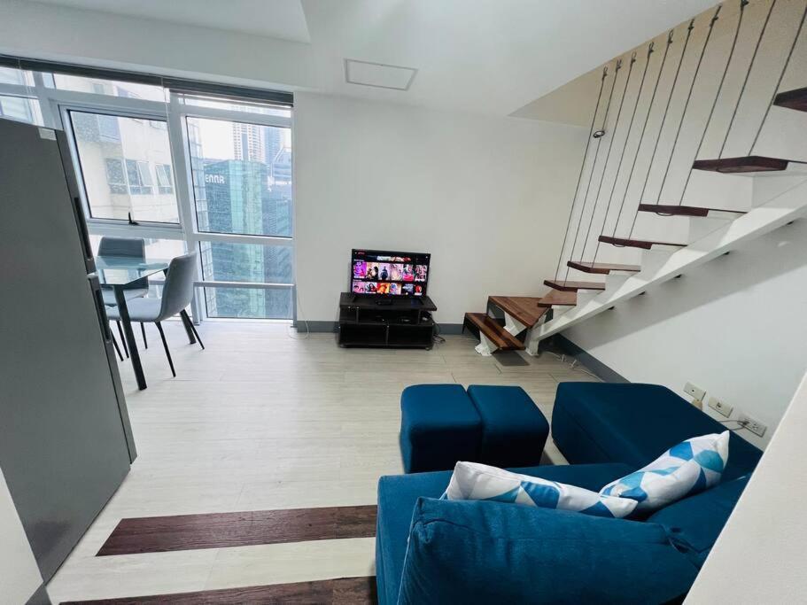 Pool X City View 2 Bed Room Loft With Wifi & Netflix Manila Exterior photo